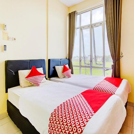 Oyo 3746 Double Tree Guesthouse Purwokerto Extérieur photo