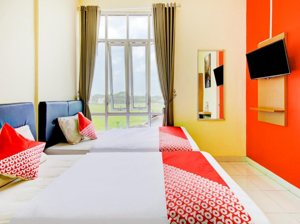 Oyo 3746 Double Tree Guesthouse Purwokerto Extérieur photo