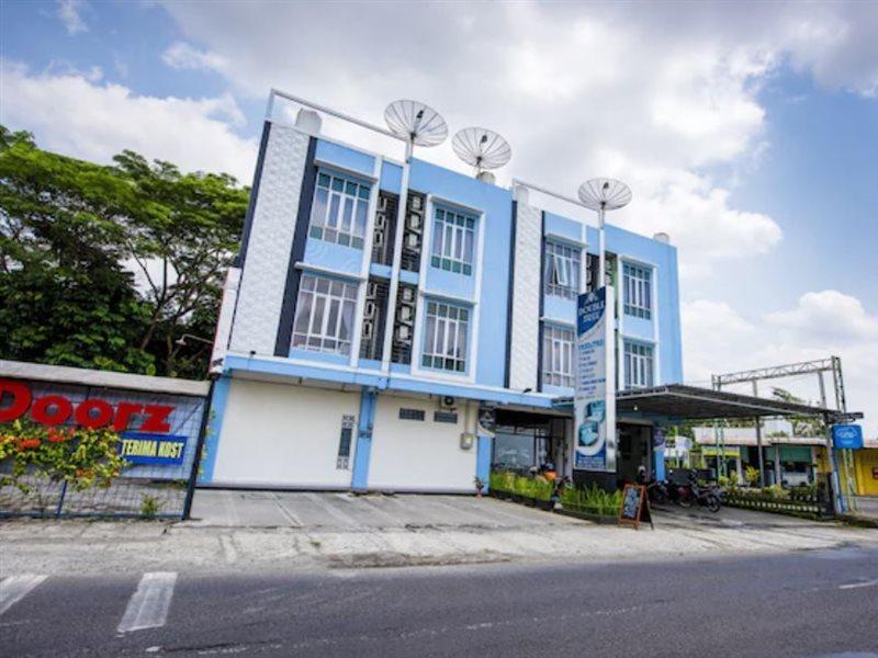 Oyo 3746 Double Tree Guesthouse Purwokerto Extérieur photo