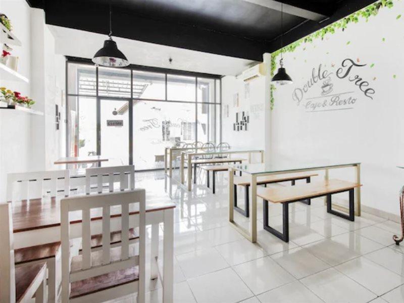 Oyo 3746 Double Tree Guesthouse Purwokerto Extérieur photo