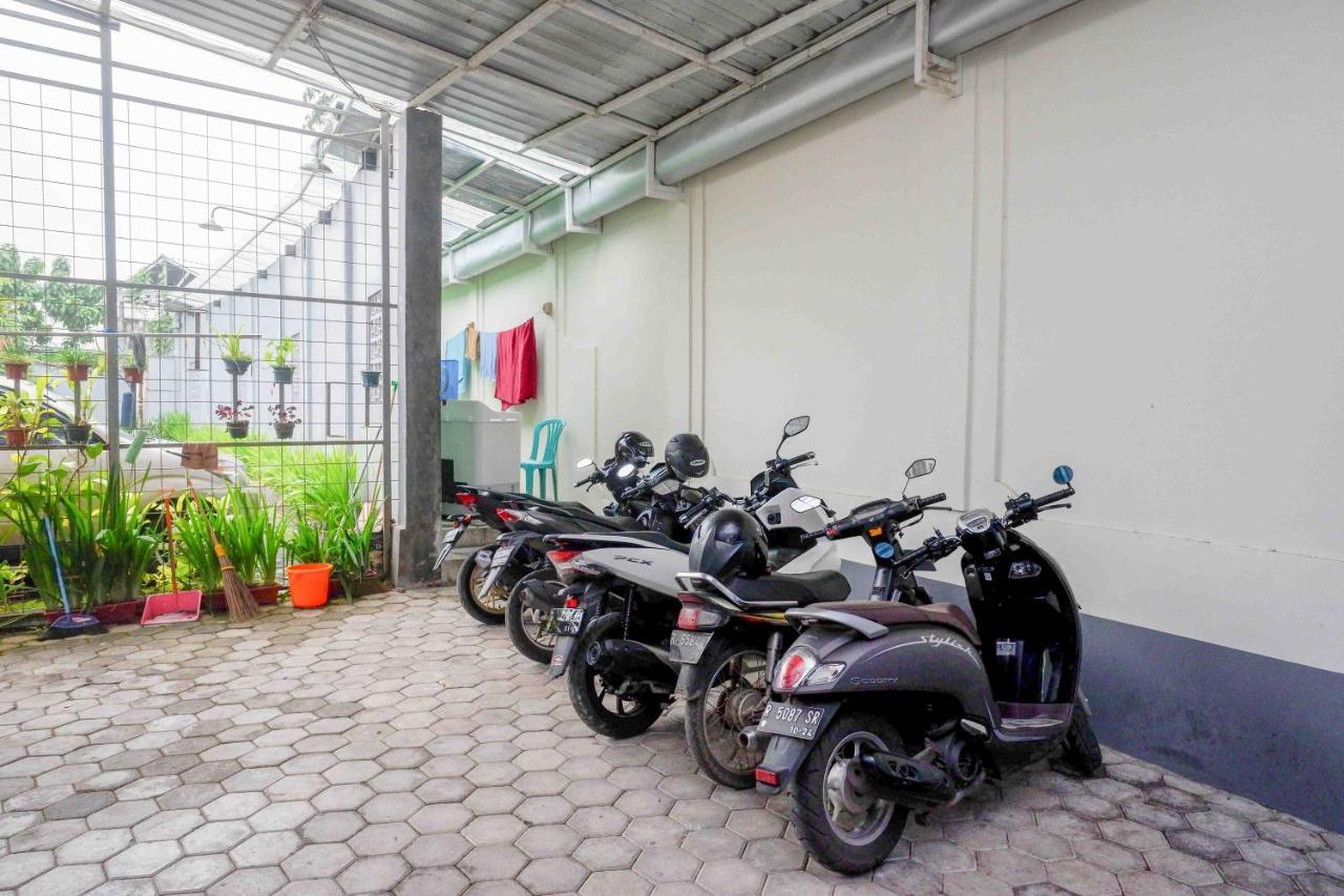 Oyo 3746 Double Tree Guesthouse Purwokerto Extérieur photo