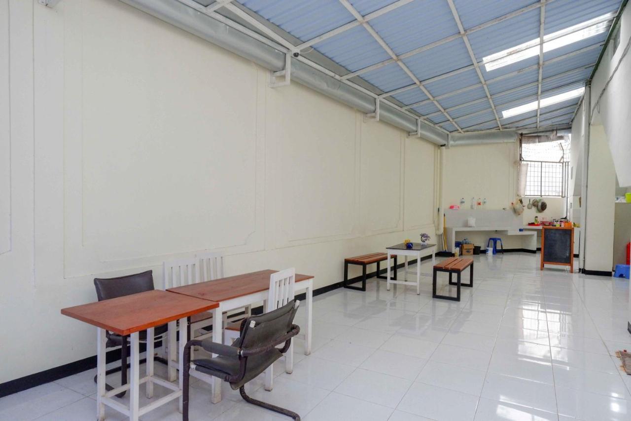 Oyo 3746 Double Tree Guesthouse Purwokerto Extérieur photo